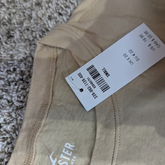 Vintage Hollister tee - Picture 2 of 5